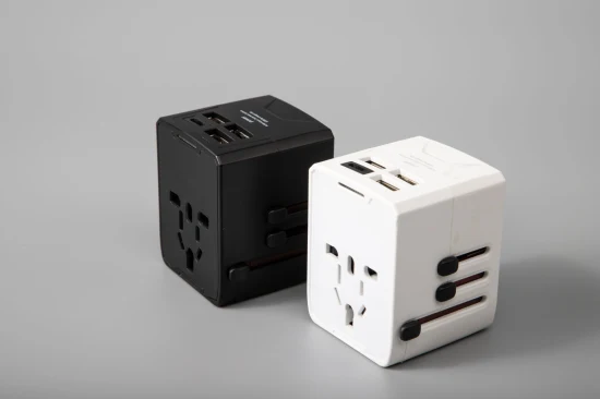 Adaptador de viagem 5V em todo o mundo Interruptor de plugue de viagem europeu com 1 tomada CA universal + 4 USB + 1 fusível sobressalente + plugue Au Us do Reino Unido da UE Adaptador de plugue internacional multifuncional